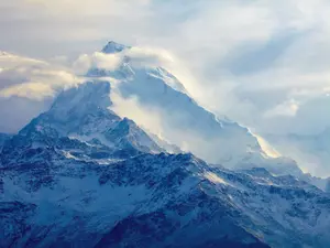 How are mountains able to see?