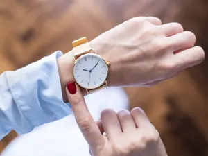 How do you motivate a watch to go to work?