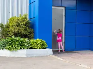 Knock knock. Who's there? Nobel. Nobel who?