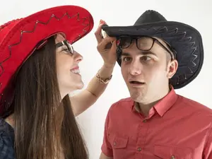 What do you call a nearsighted cowboy?