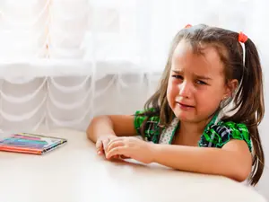 What should you say to your sister when she's crying?