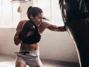 What's a boxer's favorite drink?