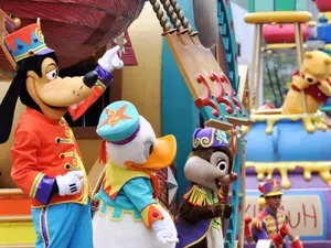 What's a soda's favorite show at Disneyland®?